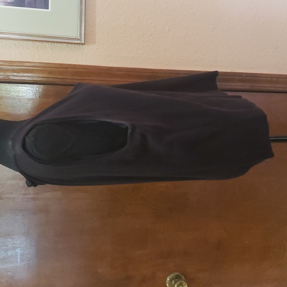 Black Apostrophe XL beautiful Sleeveless  sweater top w/ruffle accent - Picture 11 of 14